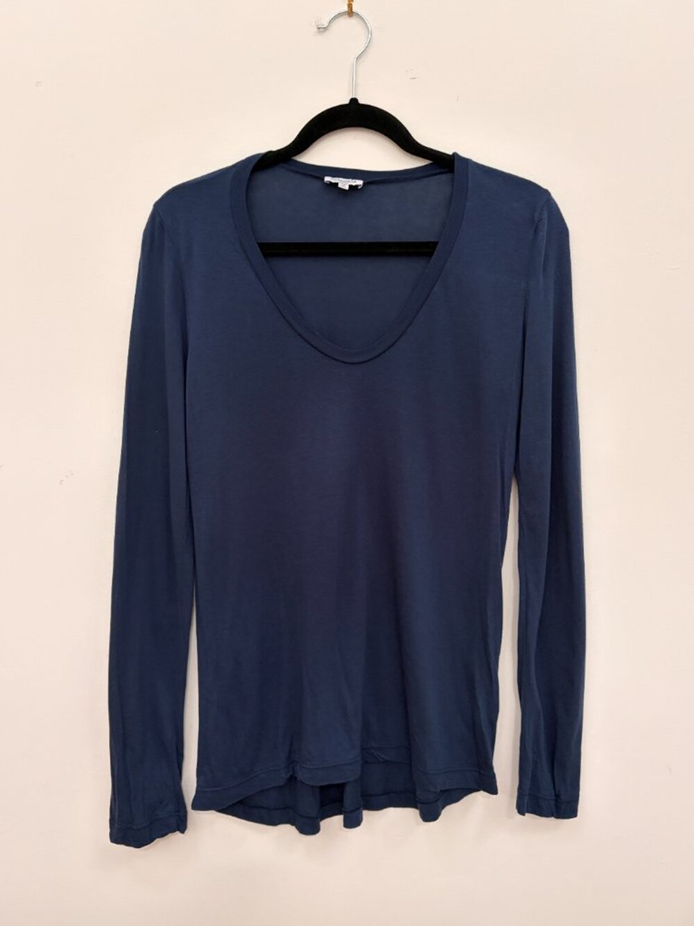 Splendid Rounded Vneck Shirt - Picture 4 of 4
